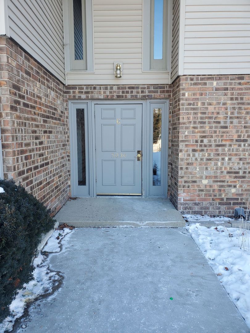 Mt. Pleasant Apartment: 5030 Graceland Blvd.