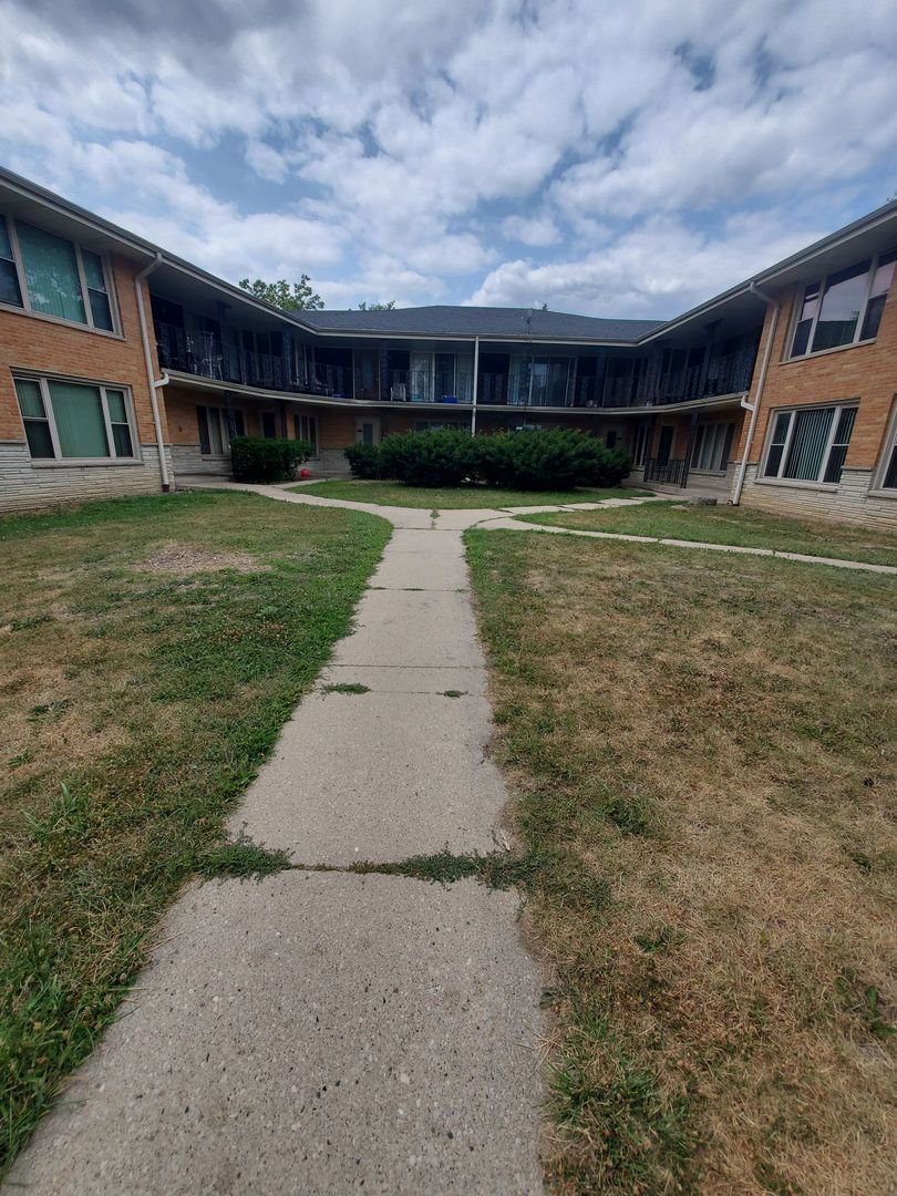 Milwaukee Apartment: 7343 N Teutonia Ave