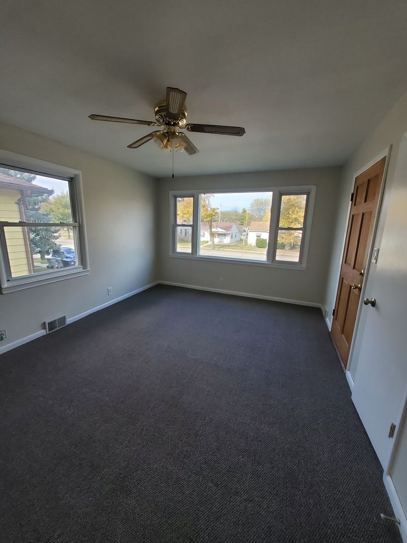 Milwaukee Apartment: 4605-4607 W. Villard Ave.