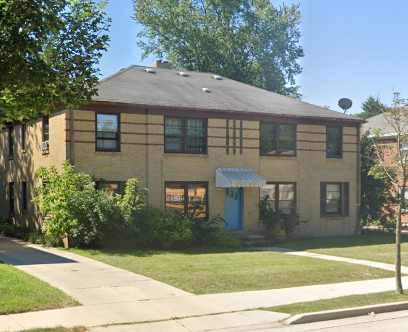 Milwaukee Apartment: 7915 W Center St.