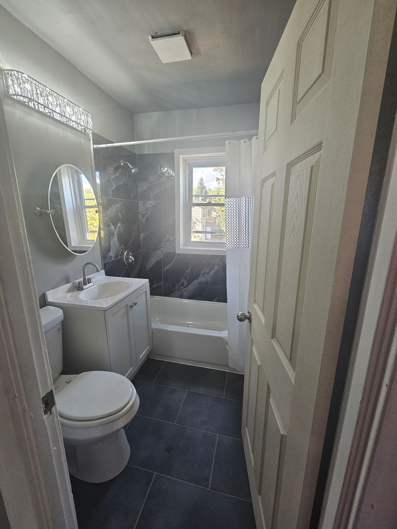 Milwaukee Apartment: 3901-3911 N 27th St.