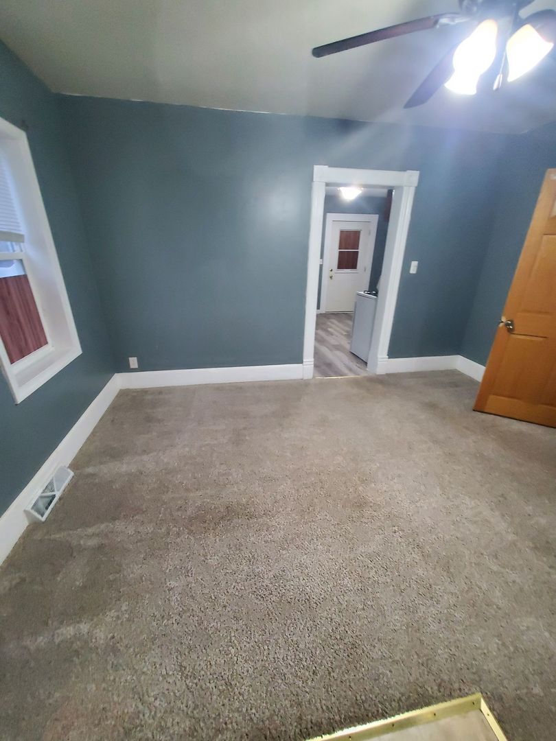 Racine Apartment: 922-924 Elm St.