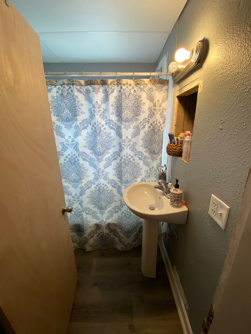 Waukesha Apartment: 417 Madison St