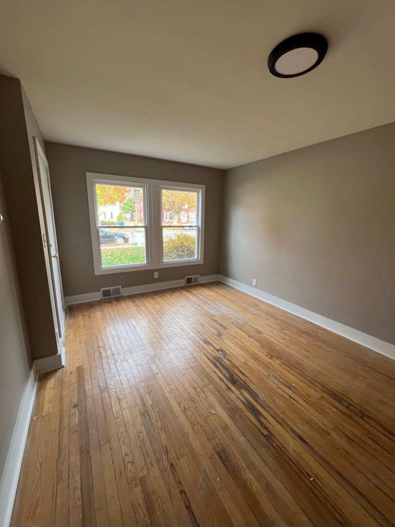 Milwaukee Apartment: 7915 W Center St.