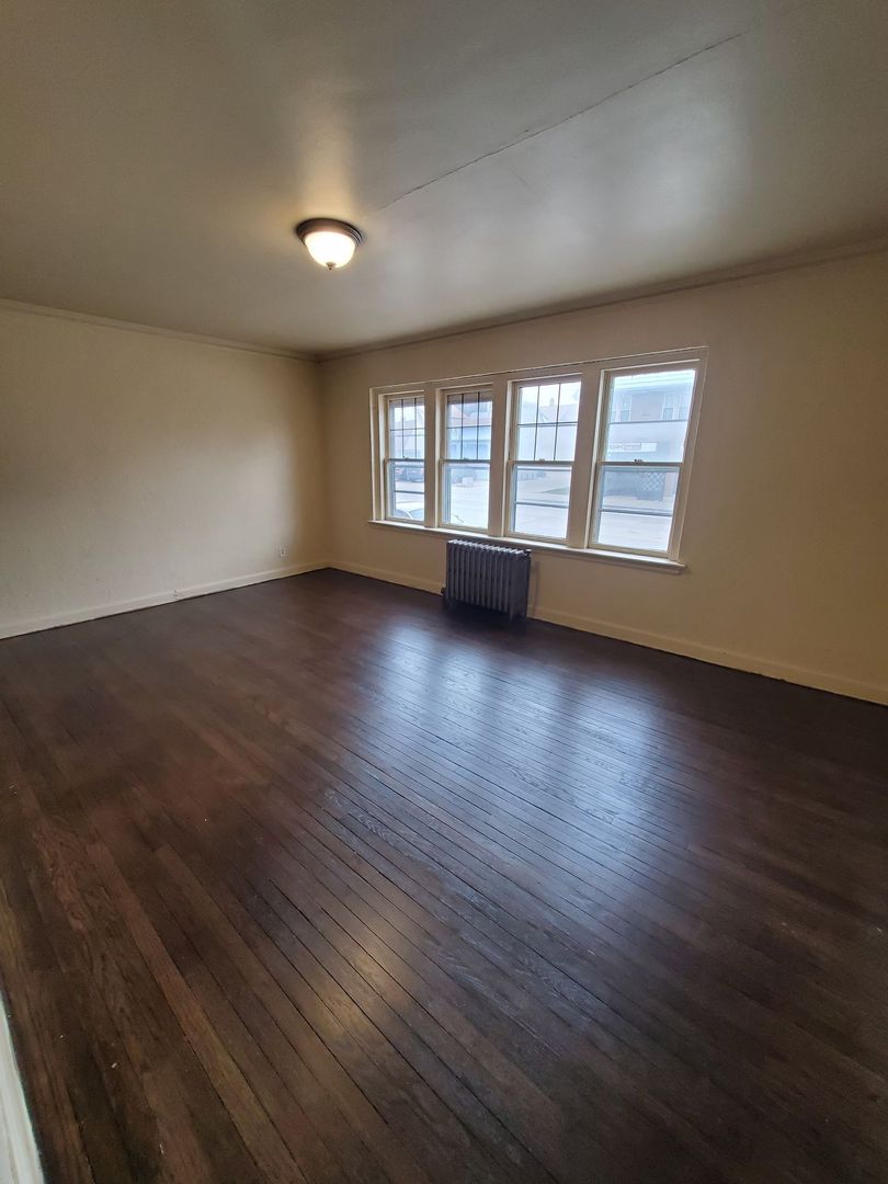 Milwaukee Apartment: 4409 W Burleigh St.