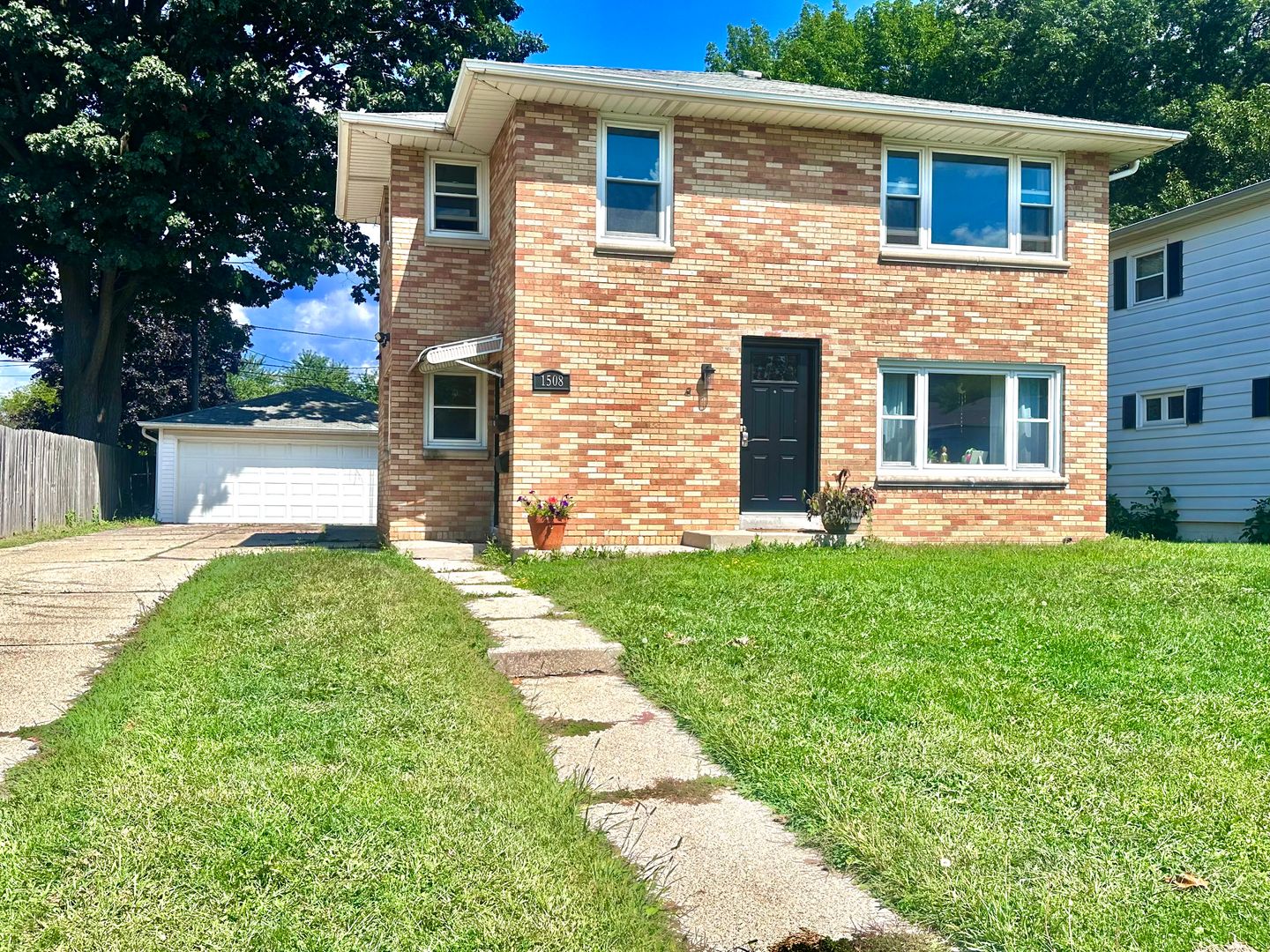 South Milwaukee Apartment: 1508 Walnut St. MyDwelling