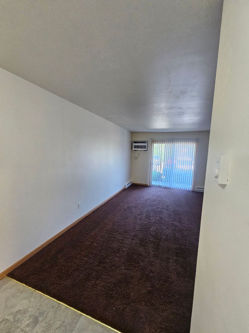 Mt. Pleasant Apartment: 5030 Graceland Blvd.