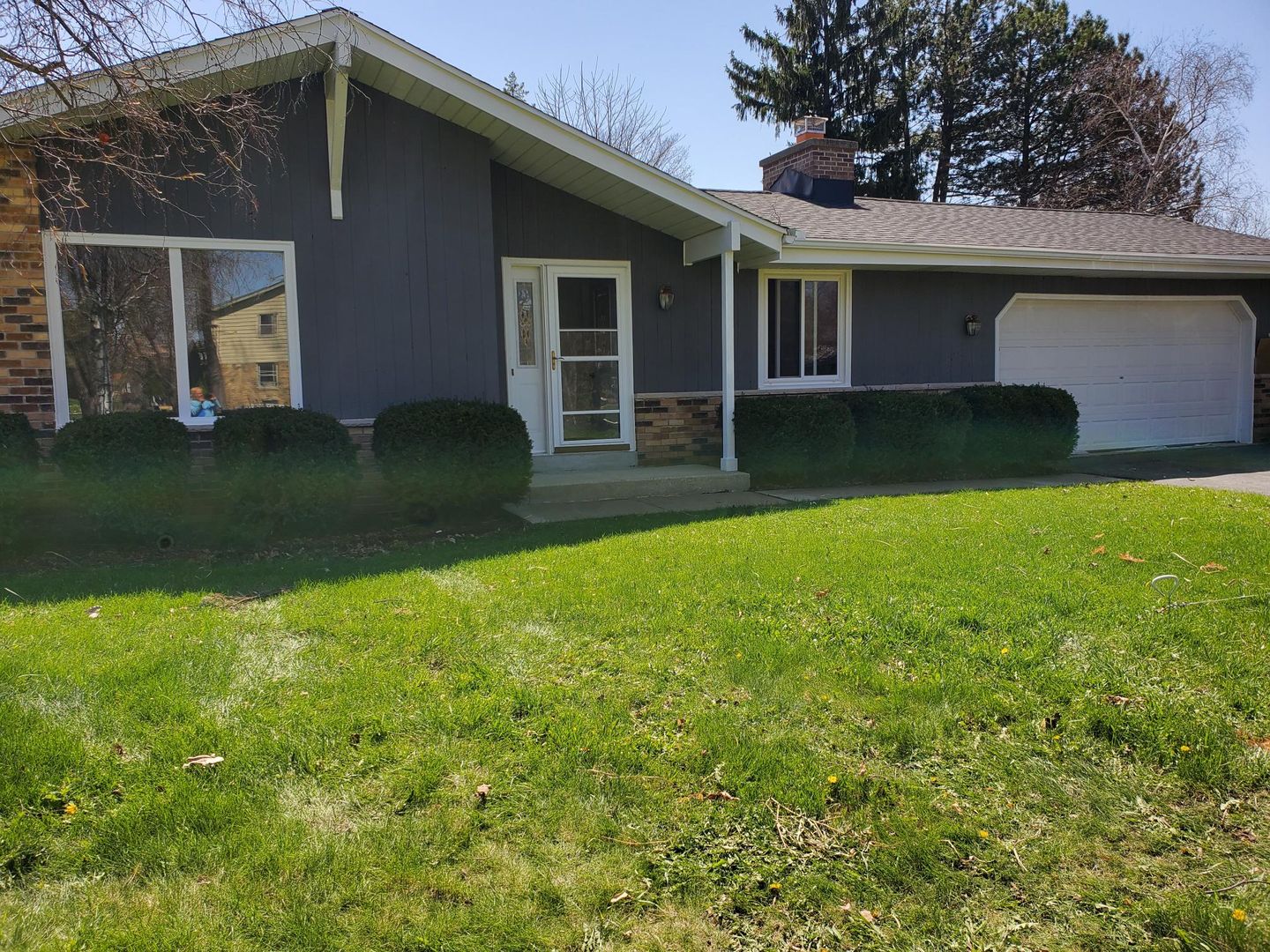 Brookfield House: 18625 Lola Drive