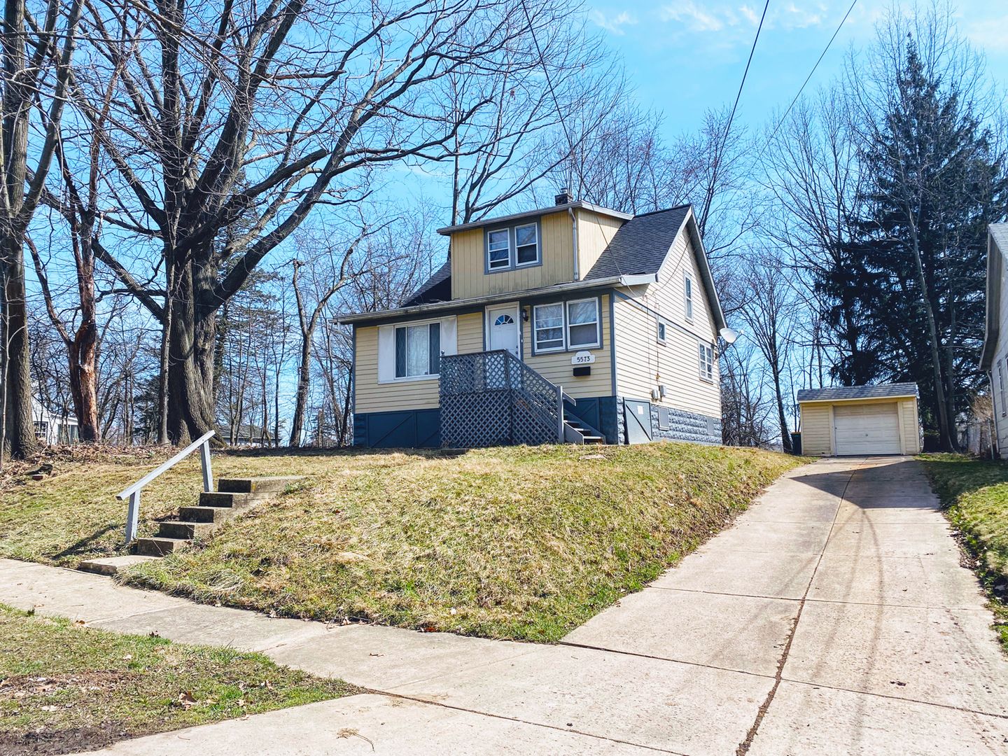 Maple Heights House: 5573 Garden Street