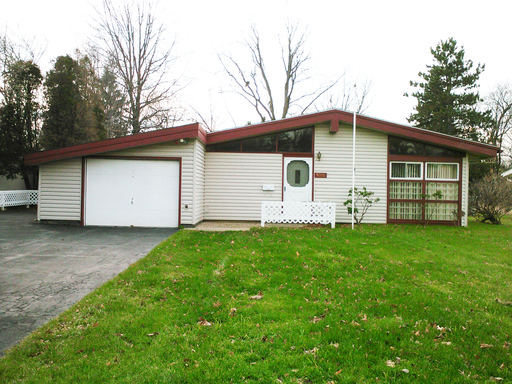 Completely Renovated Highly Sought Ranch Style Home for Rent - 3 Beds/1.5 Baths! – photo 1