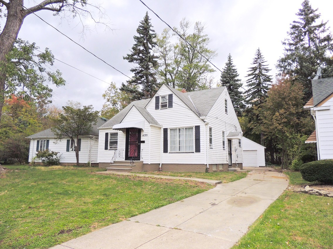 Cleveland Heights House: 4095 Bluestone Road