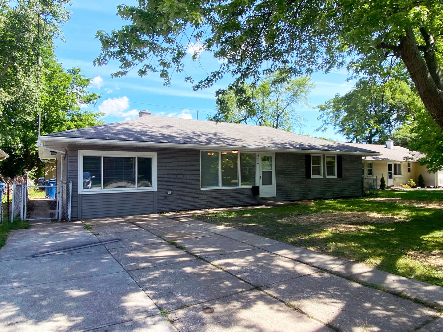 Parma Heights House: 9608 W Ridgewood Drive