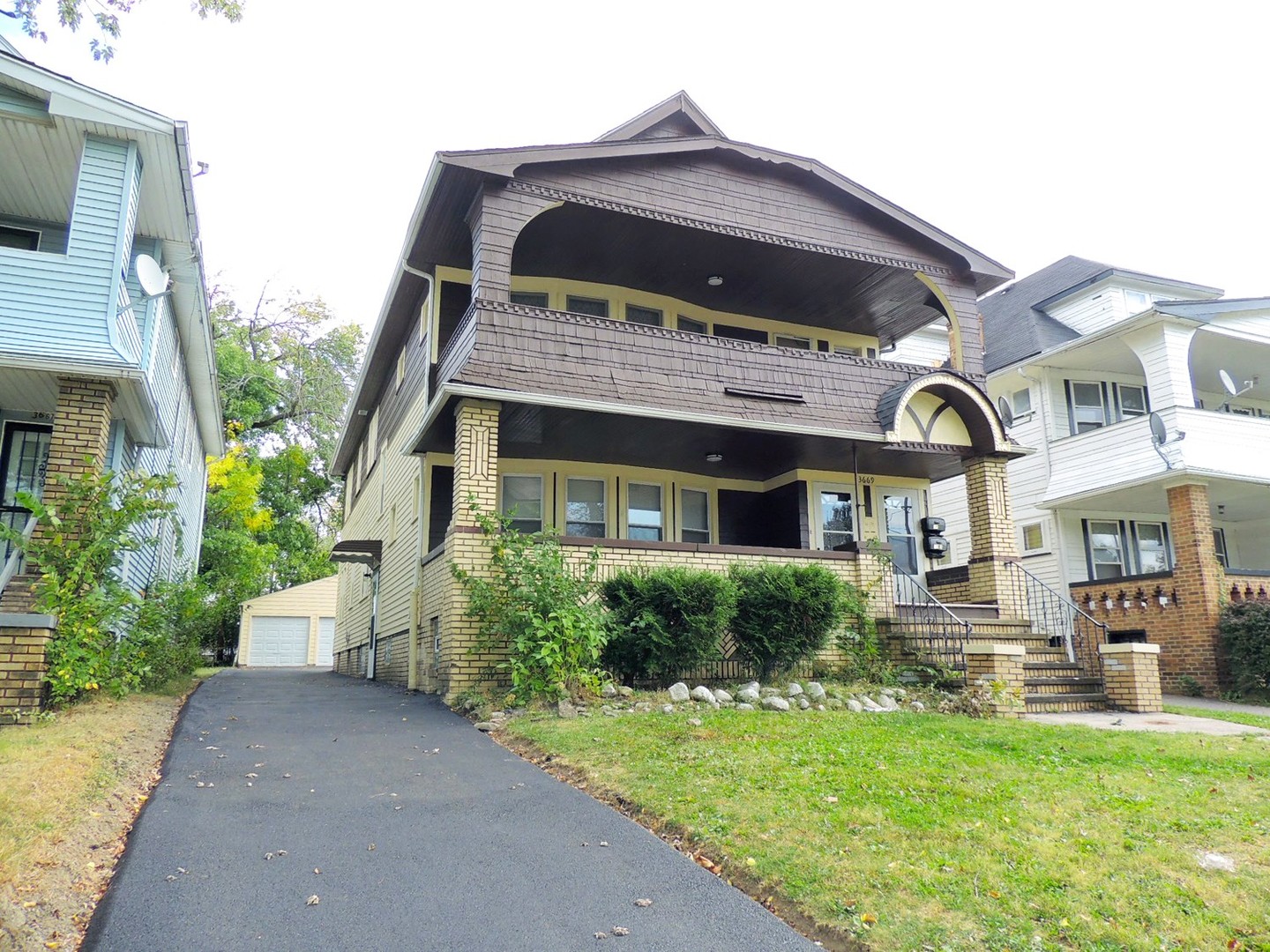 Shaker Heights Apartment: 3669 Hildana Road