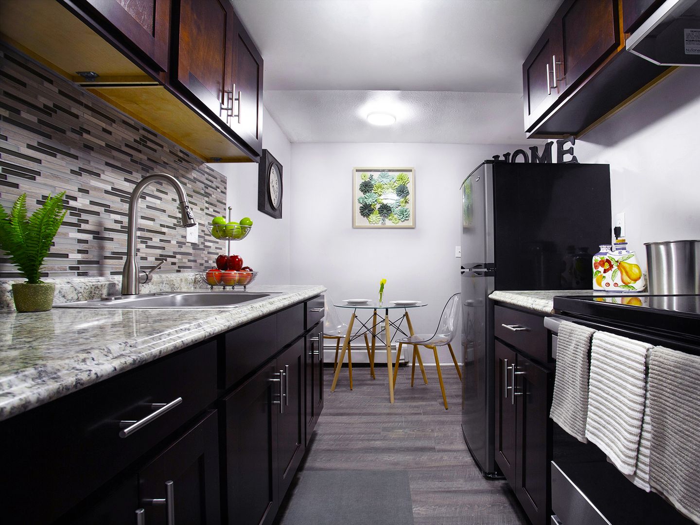 Cleveland Apartment: 14100 Lakeshore Boulevard