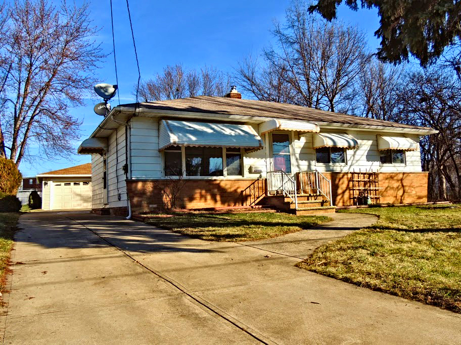 Bedford House: 81 Talbot Drive,