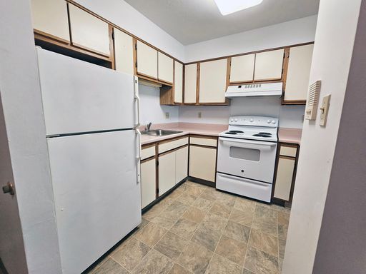 Elegant 1-Bedroom, 1-Bathroom Apartment in Ascension Village – photo 1