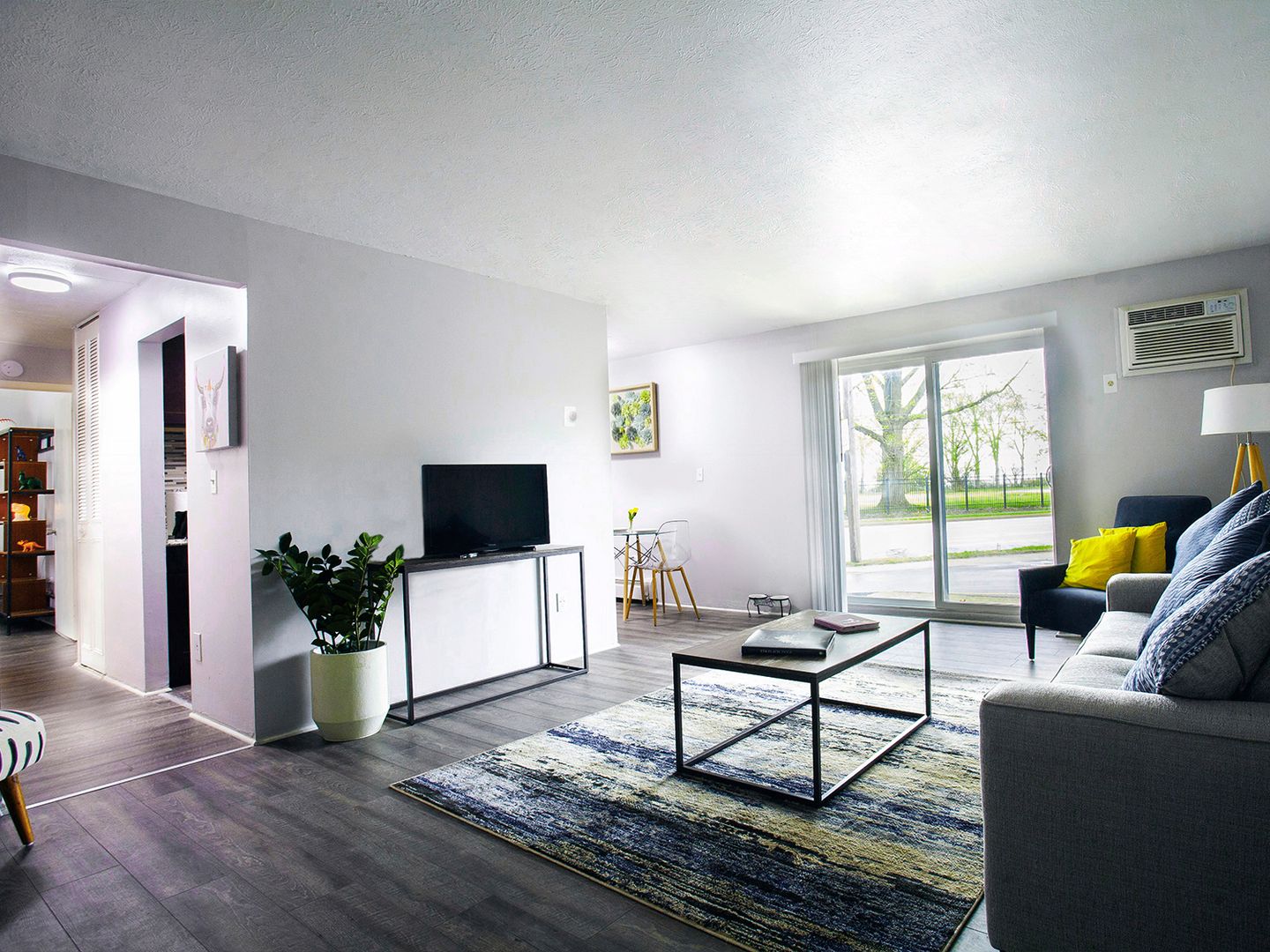 Cleveland Apartment: 14100 Lakeshore Boulevard