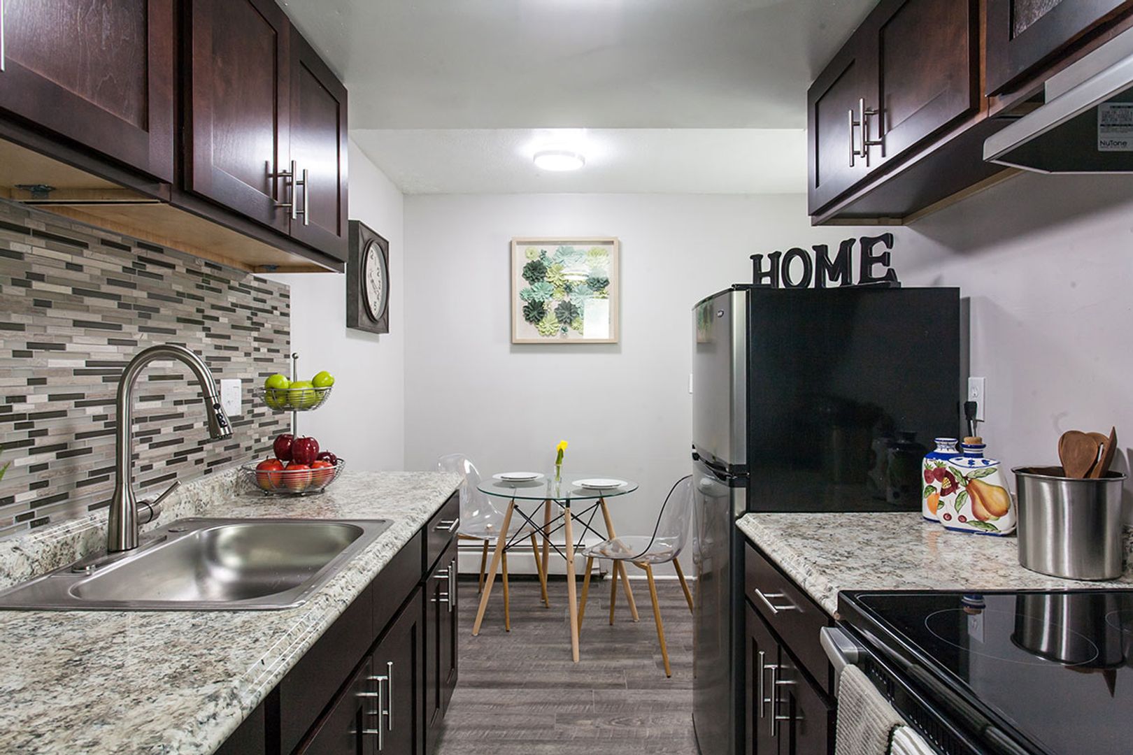 Cleveland Apartment: 14100 Lakeshore Boulevard