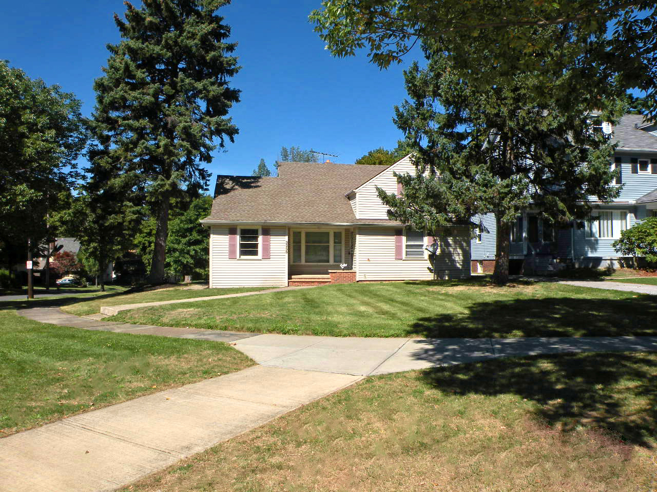 Cleveland Heights House: 3255 Euclid Heights Boulevard