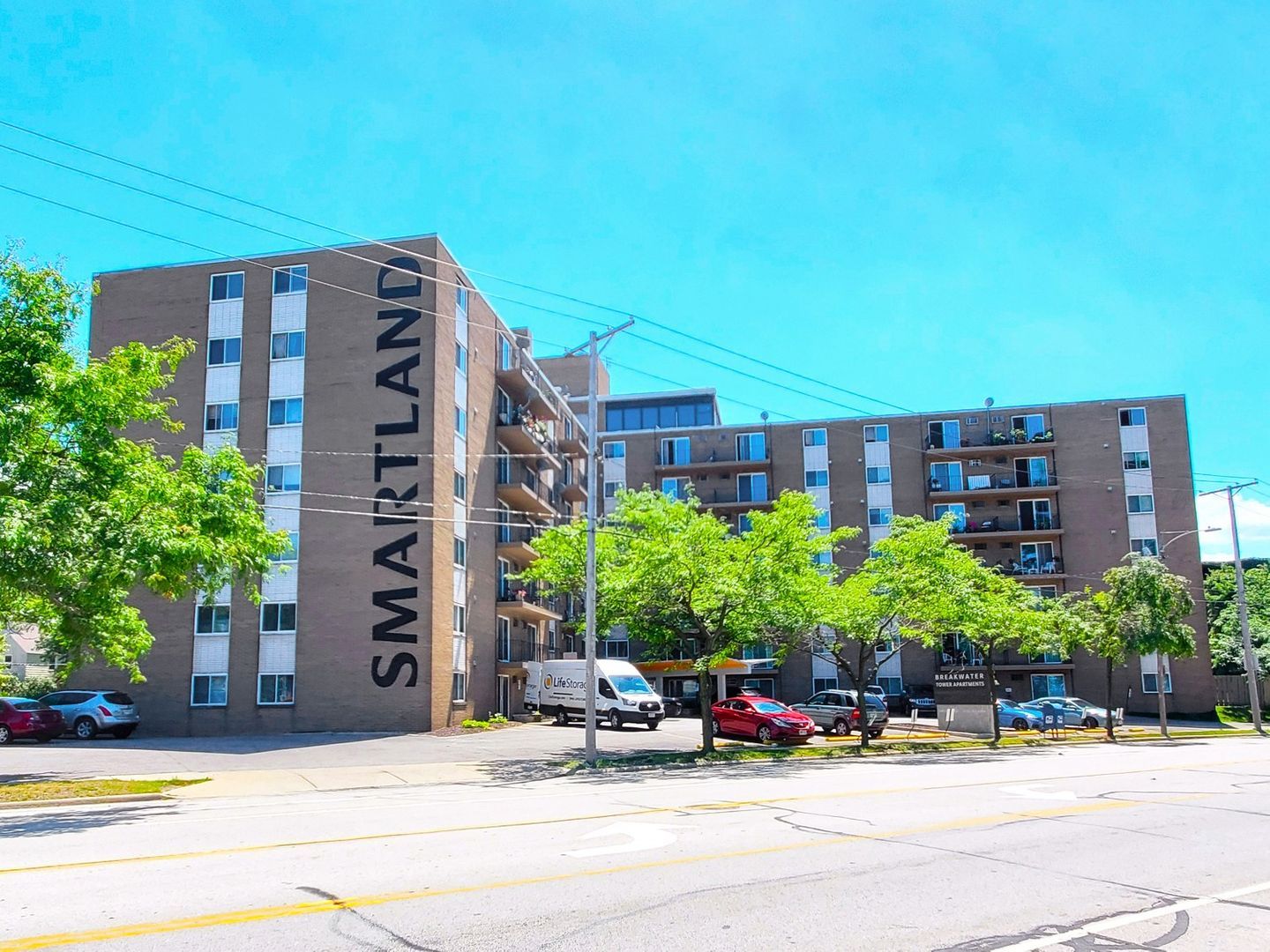 Cleveland Apartment: 14100 Lakeshore Boulevard