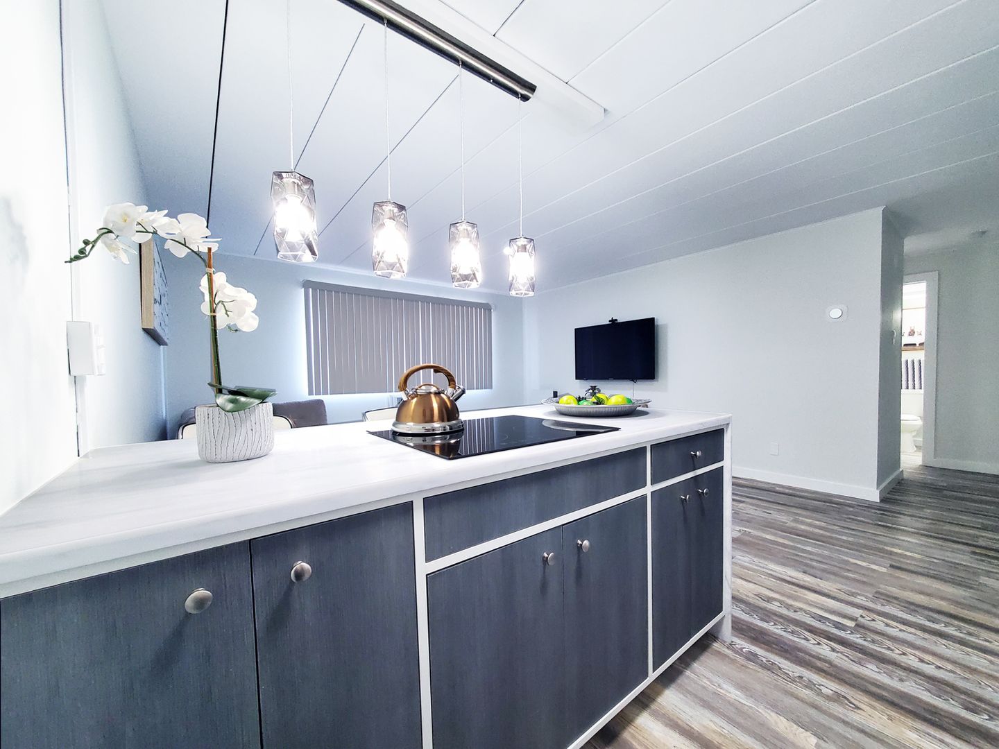 Cleveland Apartment: 15500 Lakeshore Boulevard