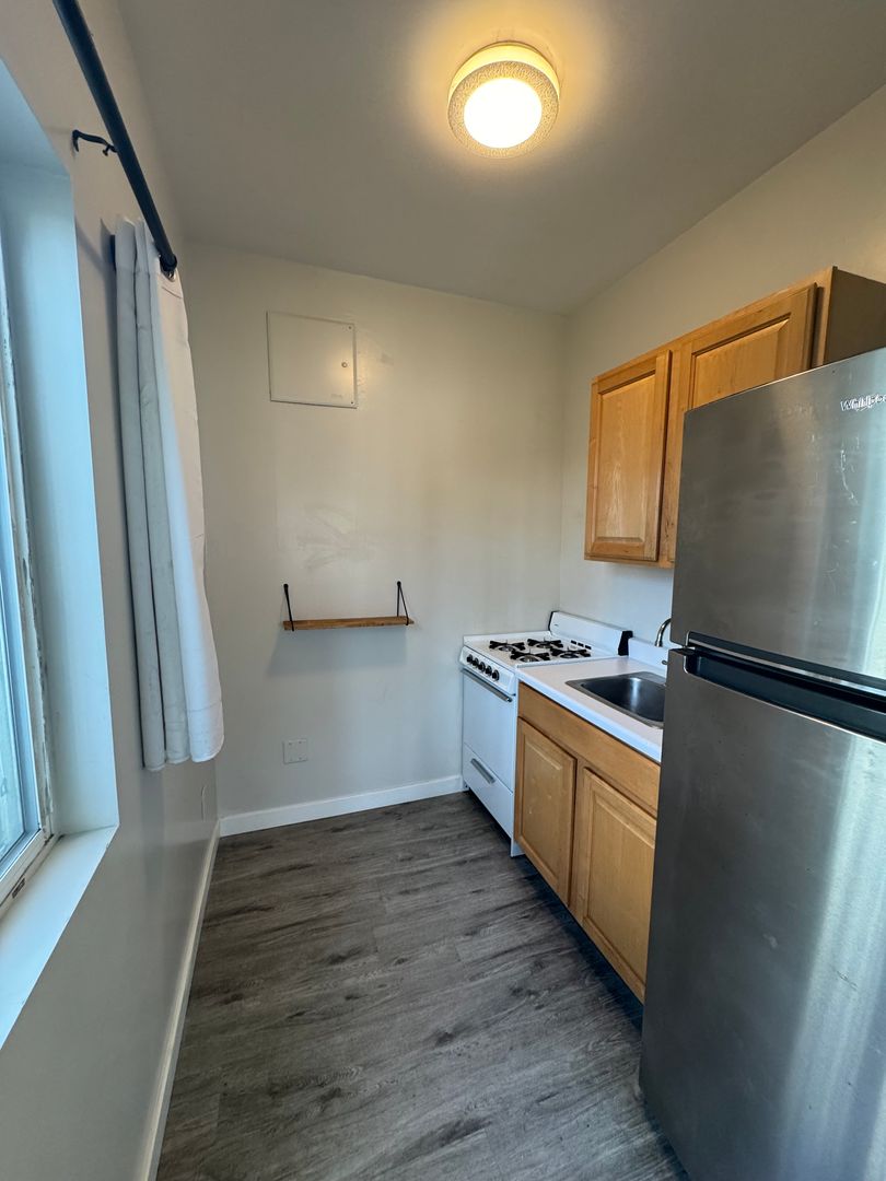 Long Beach Apartment: 5225 E Ocean Ave