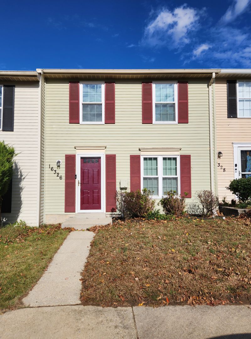 Bowie House: 16326 Pennsbury Way