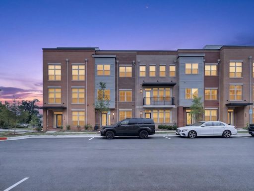 New Contempery Townouse in Boulevard VI Center – photo 1