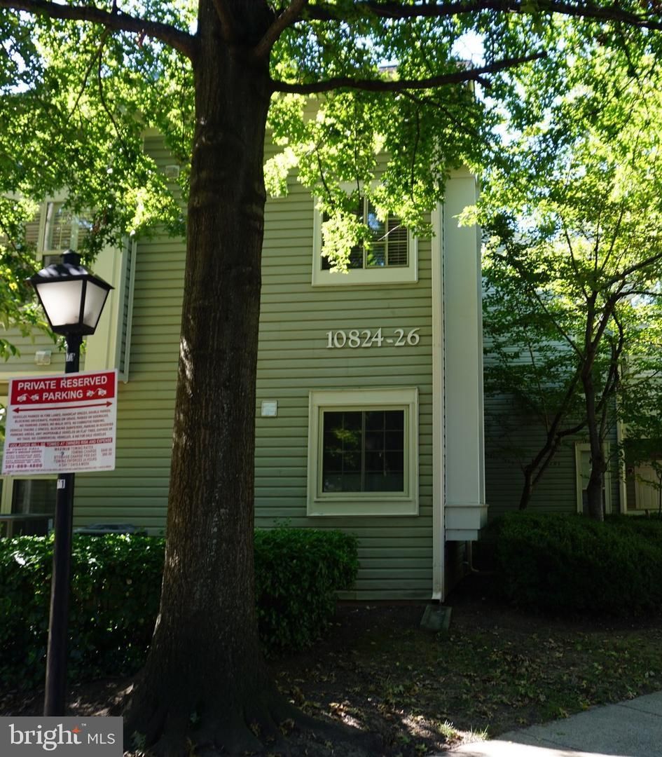 Rockville House: 10824 Antigua Ter.,