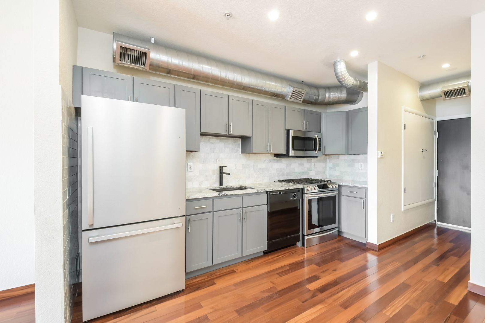 Denver House: 3195 Blake St #303