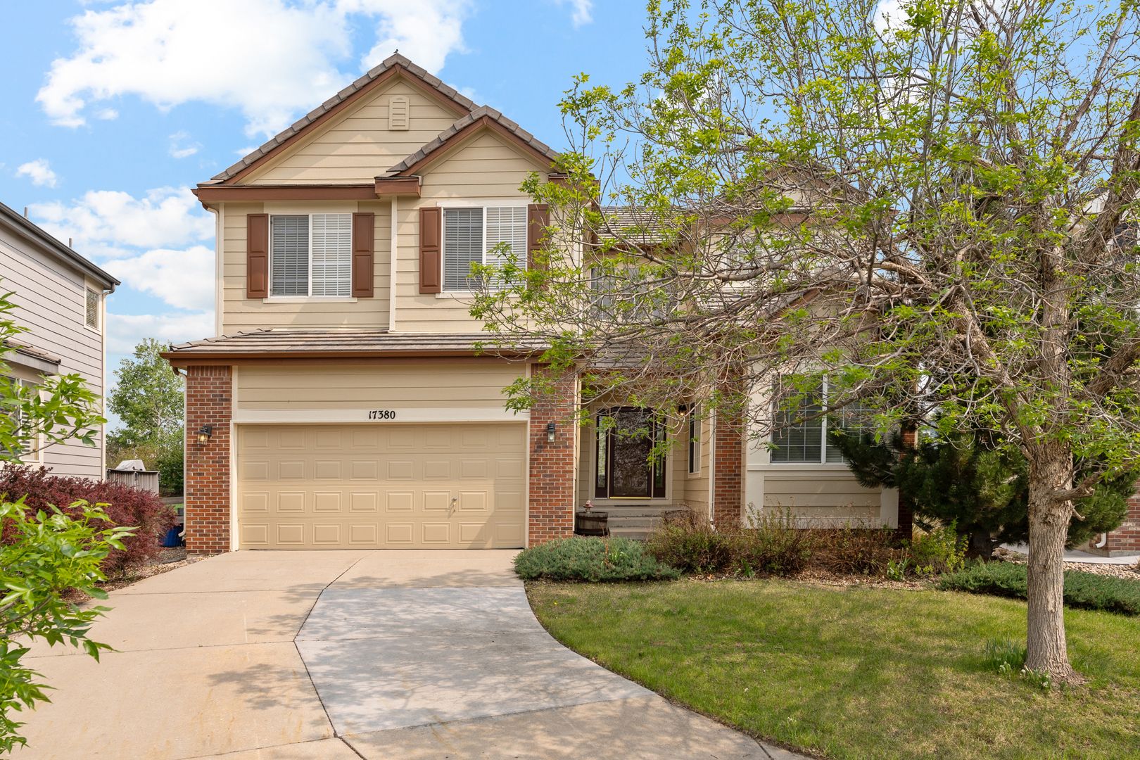 Aurora House: 17380 East Lake Drive