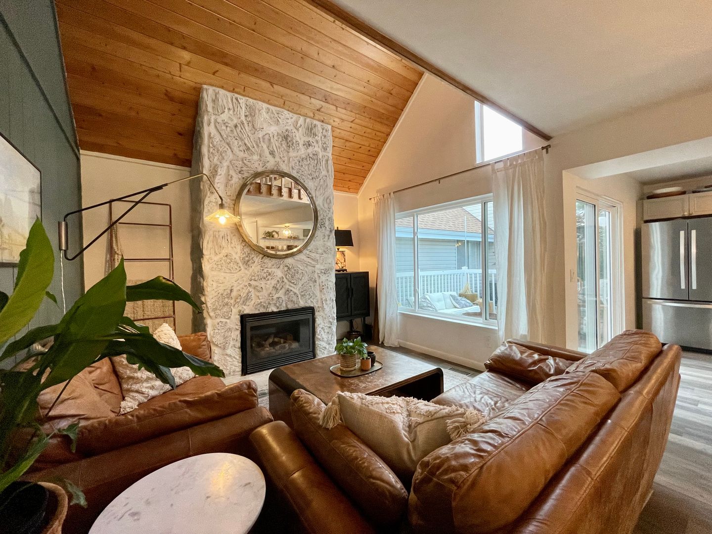 Aurora House: 2479 S Xanadu Way