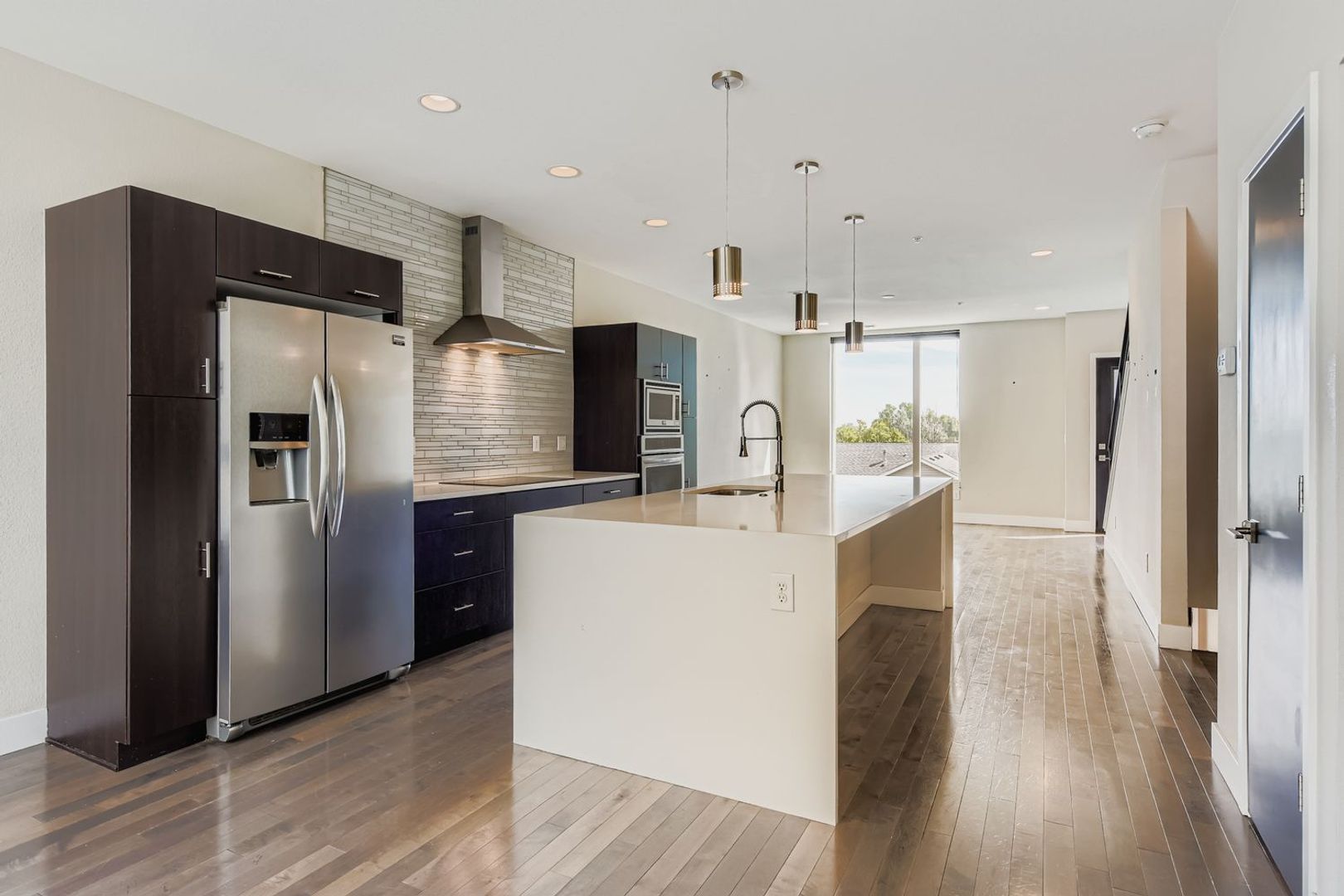 Luxury 3 bed, 3.5 bath Townhome Blocks from Sloan's Lake & Edgewater Marketplace