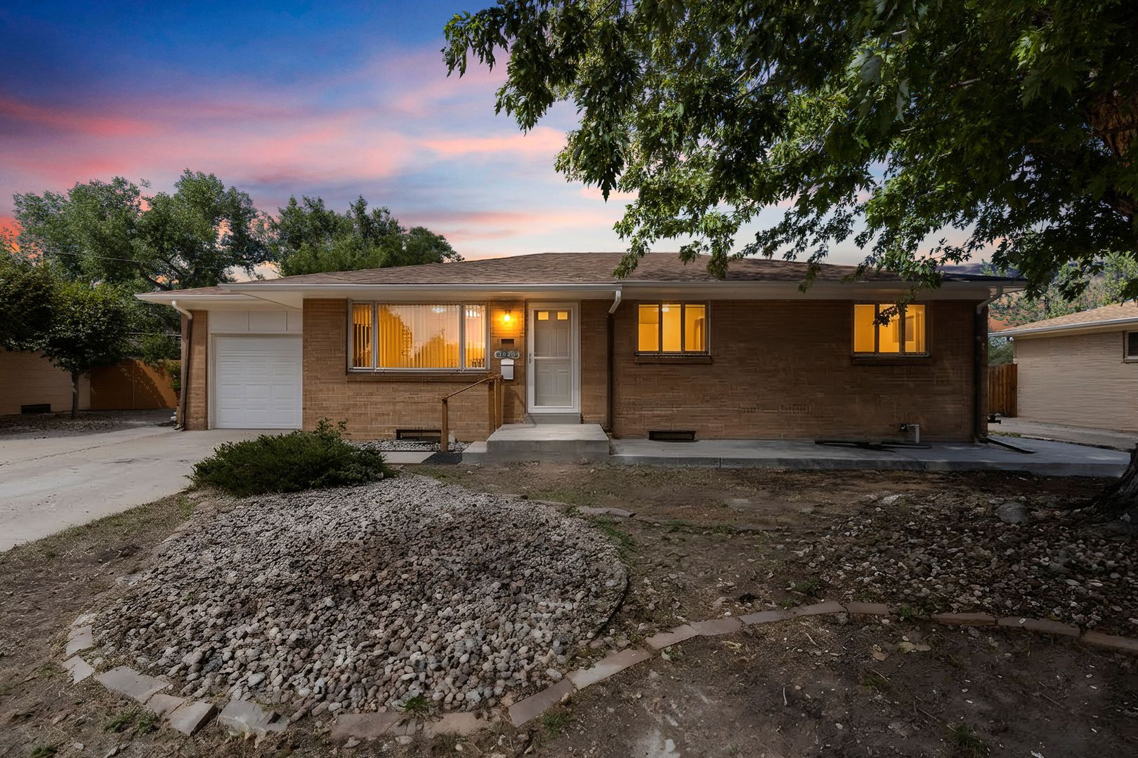 Englewood House: 3025 W Saratoga Avenue