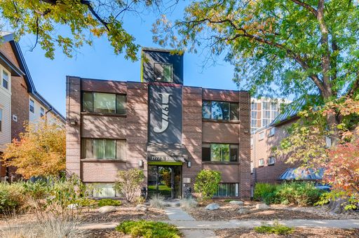 Studio Apartment One Block From DU – photo 1