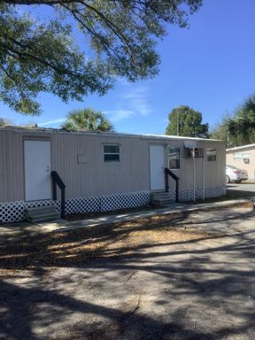 Two Bedroom One Bath Manufactured Home – photo 1