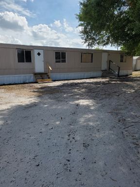 Two Bedroom One Bath Manufactured Home - Goodyear Ave – photo 1