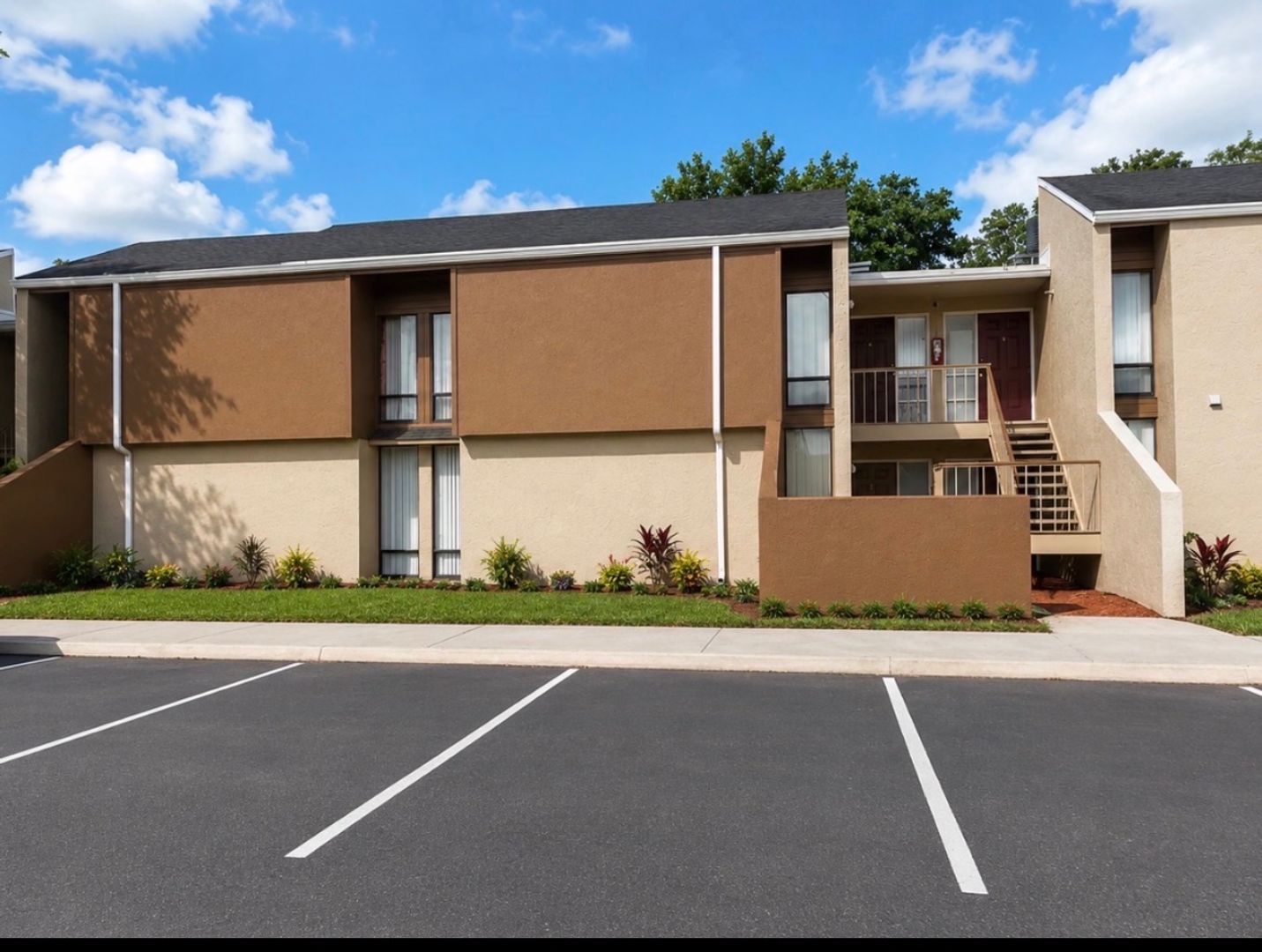 Bartow House: 260 W Van Fleet Dr Apartment 14