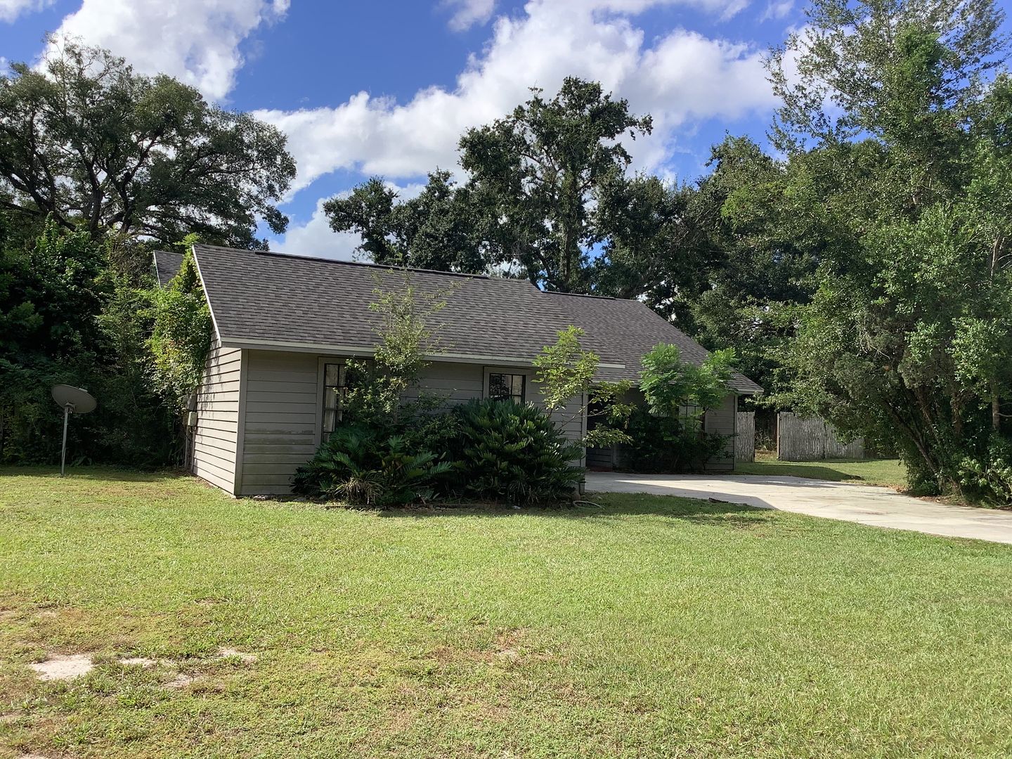 Three Bedroom Two Bath Home in N Lakeland 