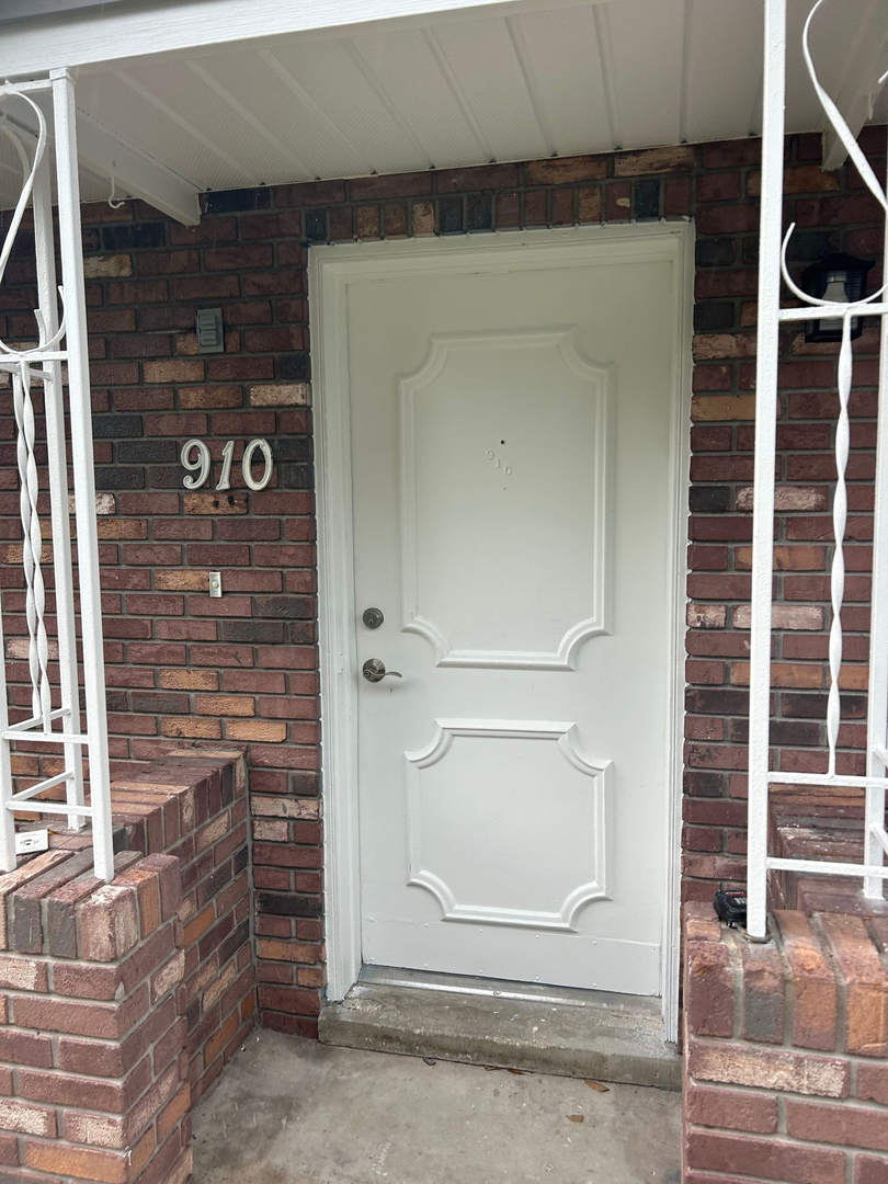 Lakeland House: 910 Marietta St