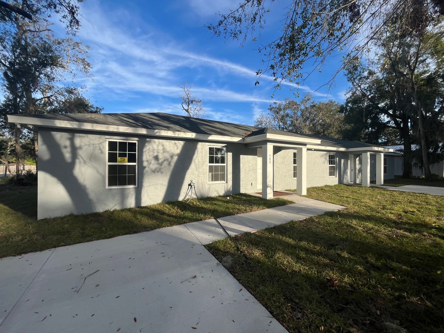 Bartow House: 980 Waldon Ave