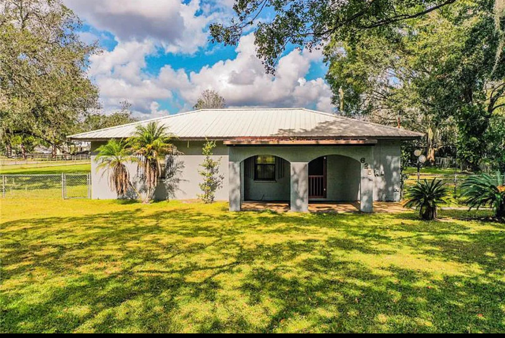 Lakeland House: 625 Fulton Green Rd