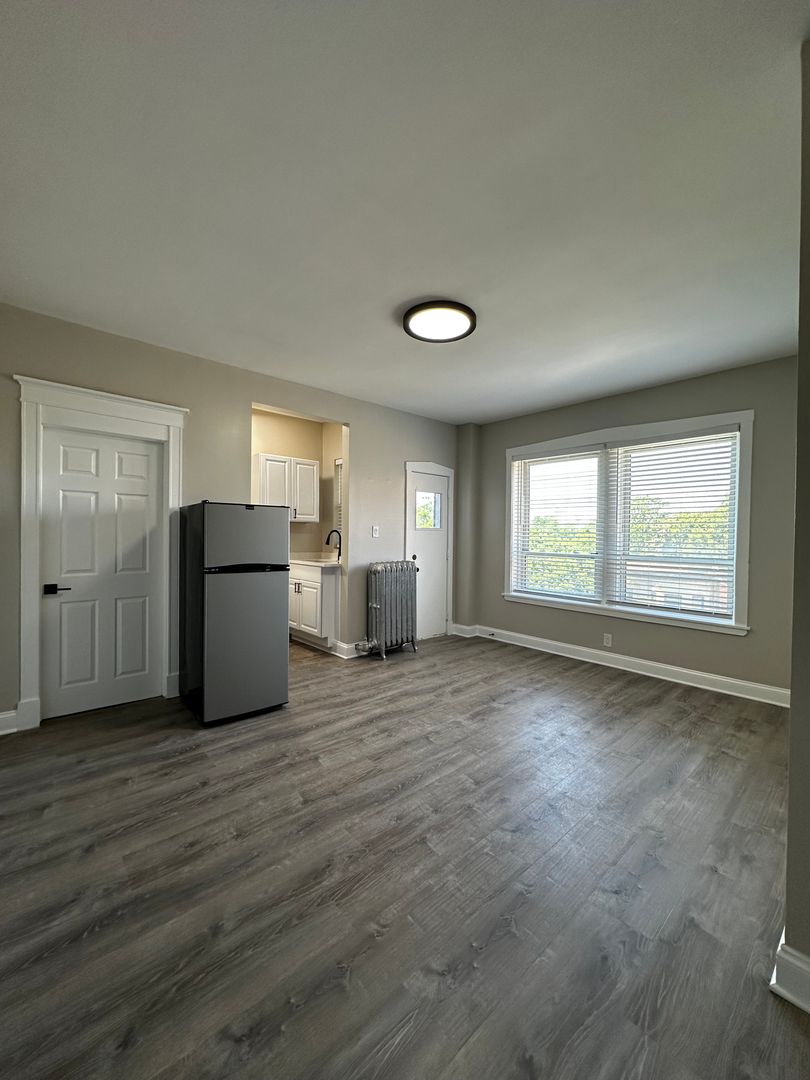 Chicago Apartment: 4363 N Kenmore Ave