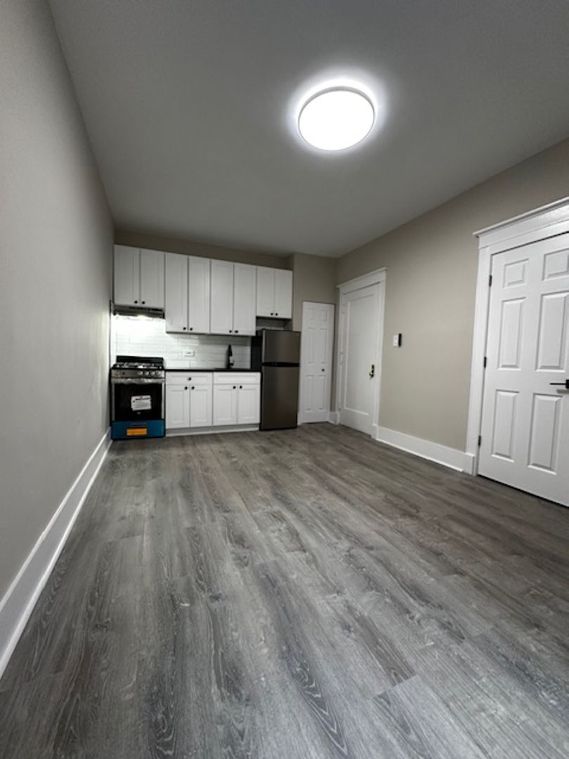 Chicago Apartment: 4363 N Kenmore Ave
