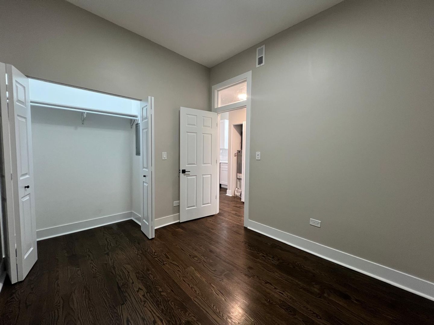 Chicago Apartment: 3501 W Armitage Ave