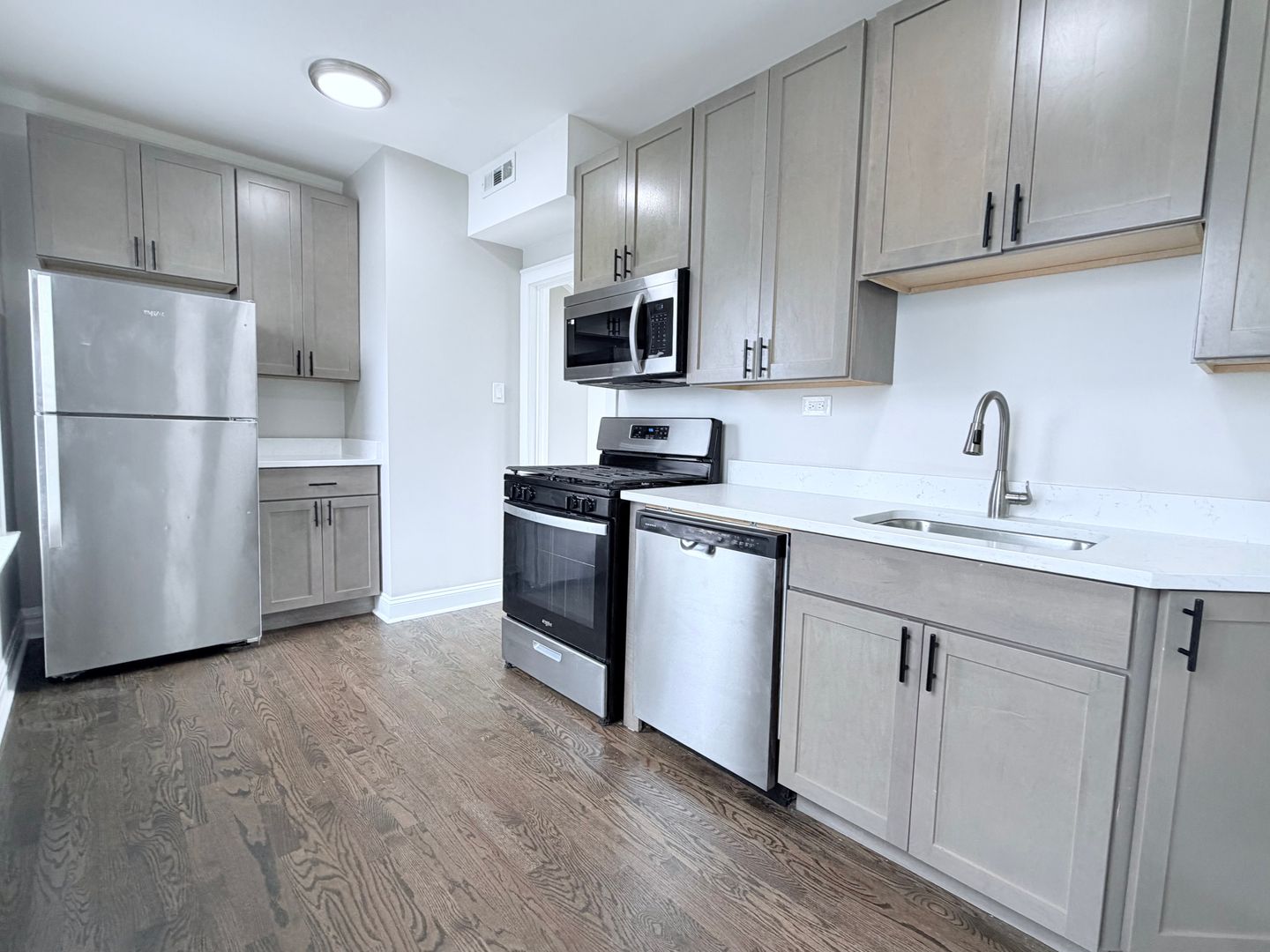 Chicago Apartment: 4235 26th / 2608-10 Tripp