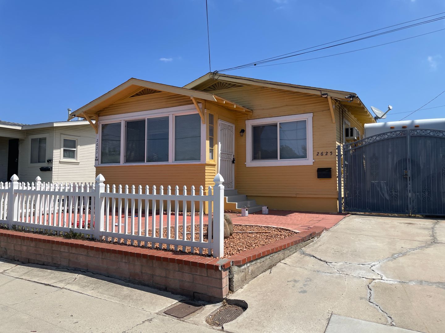 San Diego House: 2625 Violet St