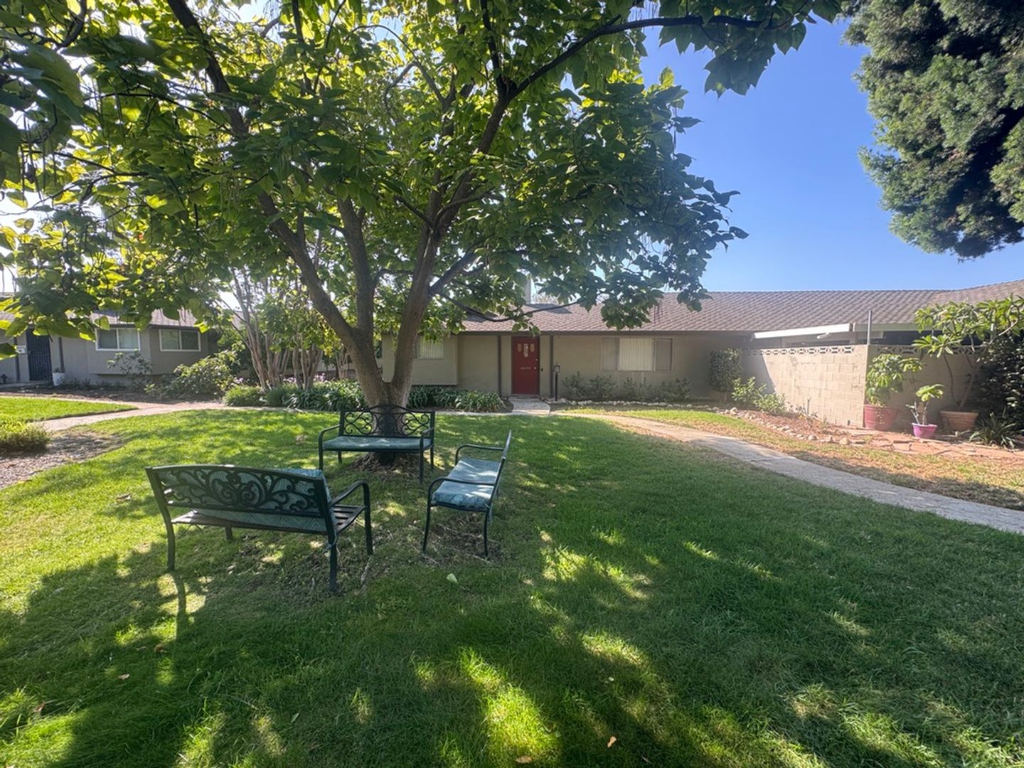 Claremont Condo: 143 Marywood Ave