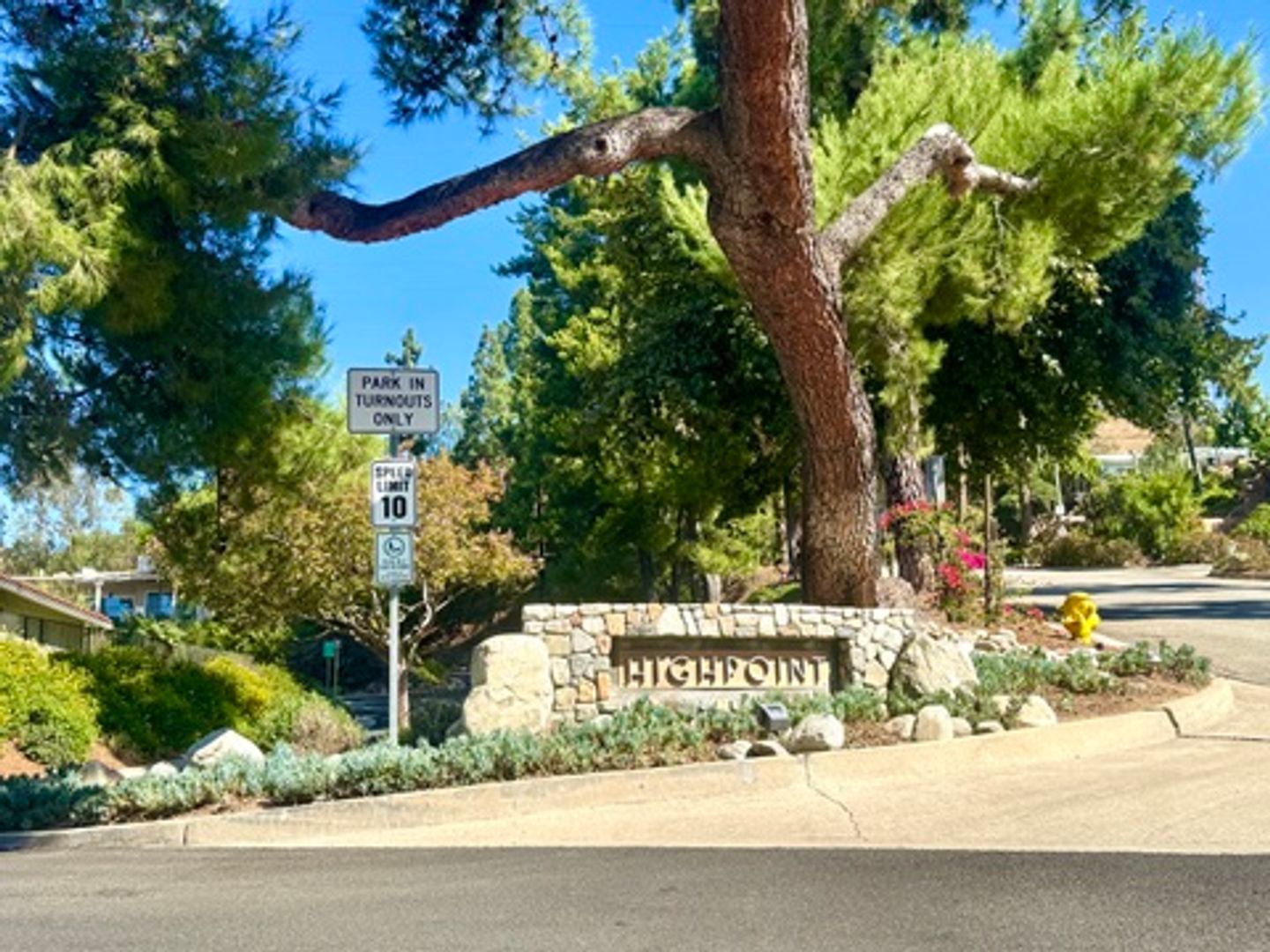 Claremont Condo: 874 W Highpoint Dr