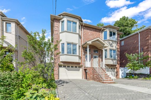 Renovated 3-level townhouse in Cliffside Park (Left side) – photo 1